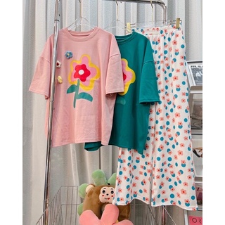 Set áo thun trắng viền gấu + quần dập li hoa