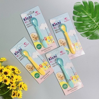 Thìa ăn dặm báo nóng kichi cho bé đổi màu khi thức ăn nóng