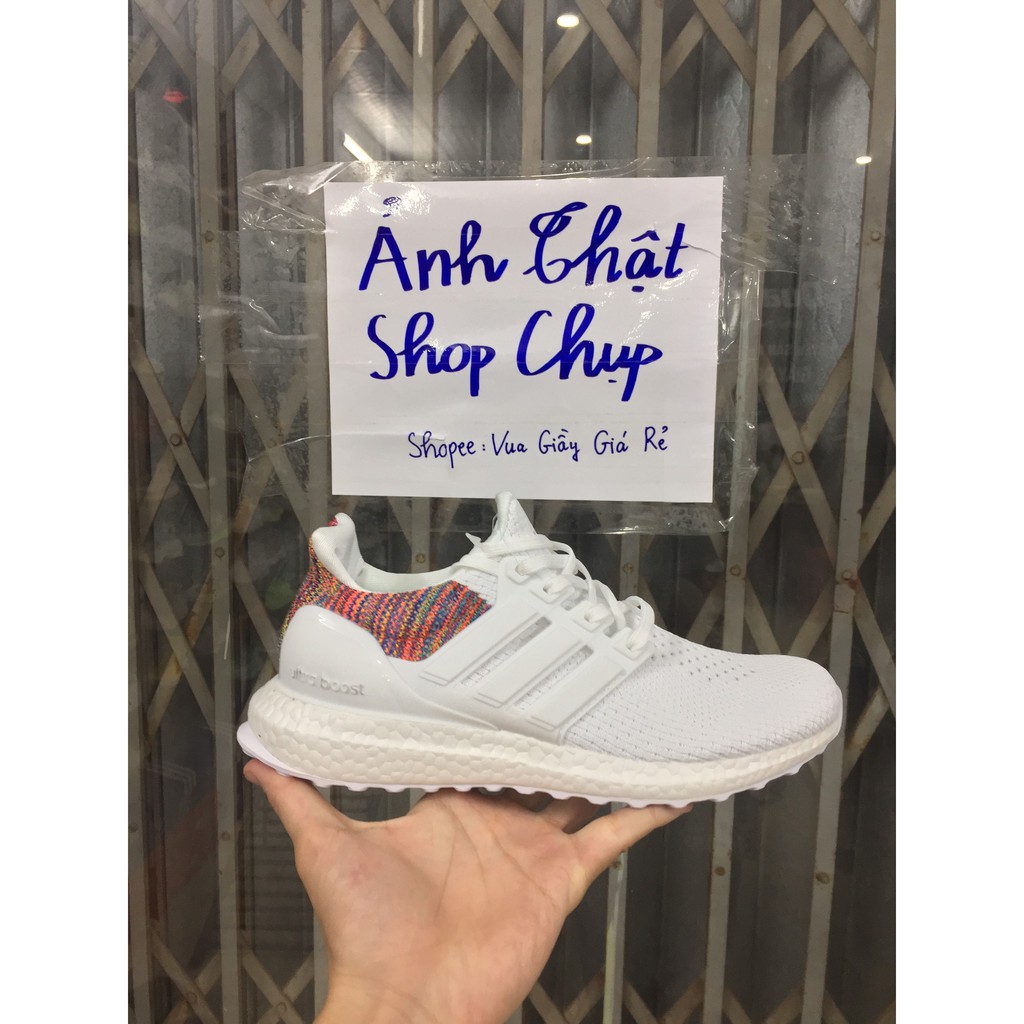 Giày ultra trắng gót thổ cẩm