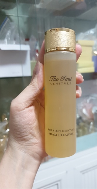 Combo 1 chai nước thần 22 ml ohui the first và 1 chai sửa rửa mặt 80 ml