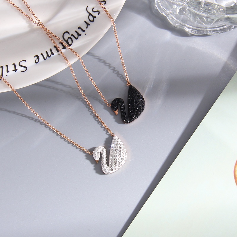 SWAROVSKI Vòng cổ Thép Titan Hình Thiên Nga Đính Đá Sang Trọng Cho Nữ