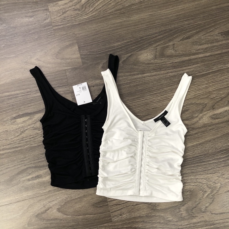 Áo F21 khuy cài trước ạ