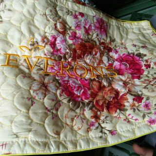 Vỏ gối thêu cotton chần gòn