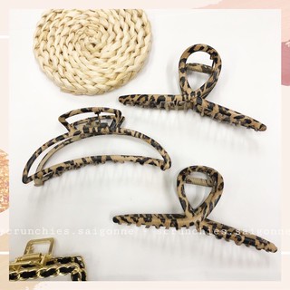 Kẹp tóc càng cua hoạ tiết da beo hot trend