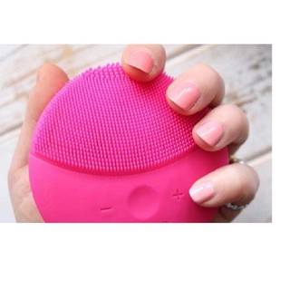 máy rửa mặt massage mặt tiện dụng