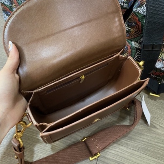 Túi đeo chéo C N K like.aut form bầu hàng có sẵn