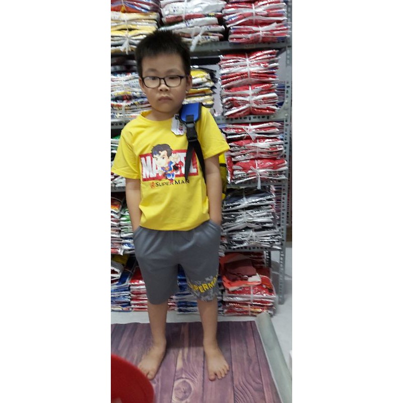 Quần áo siêu nhân kèm túi chéo thời trang