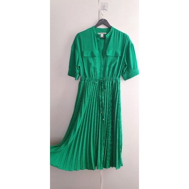 Đầm xếp ly Maggy London