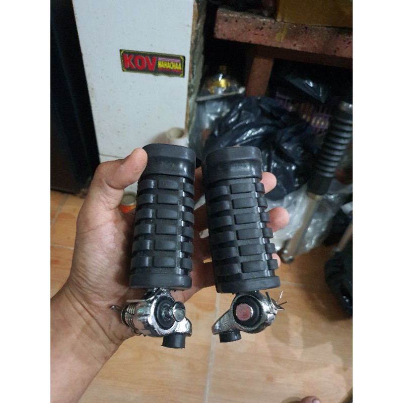 Cặp gác chân trước Rebel 250