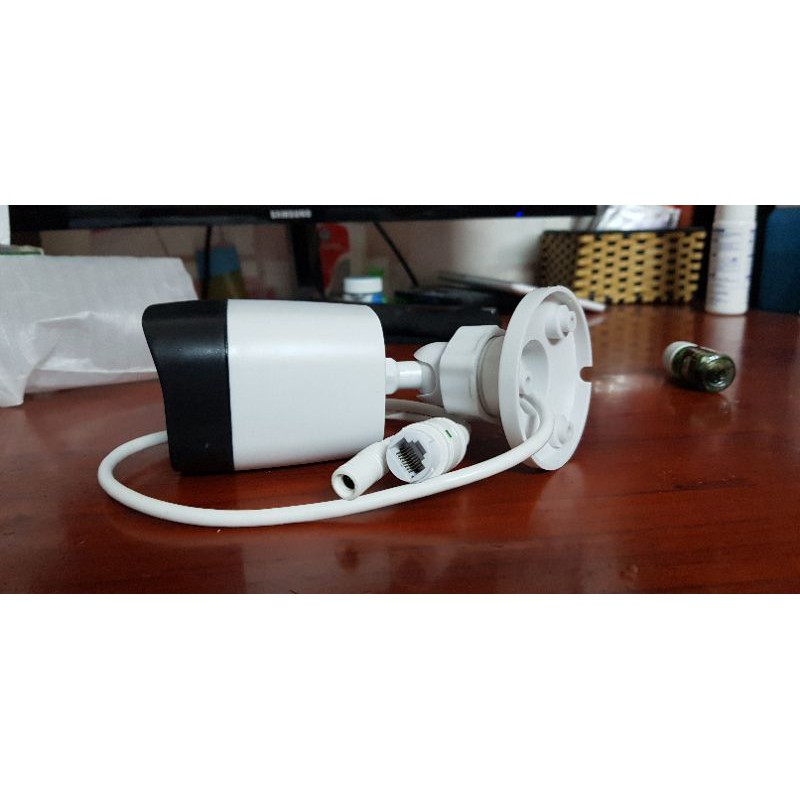 camera IP thân.