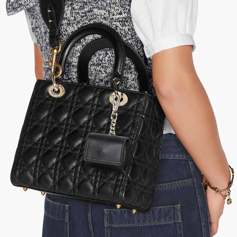 Ốp Điện Thoại Mềm Có Dây Và Sạc 4 Màu Để Chọn Lựa