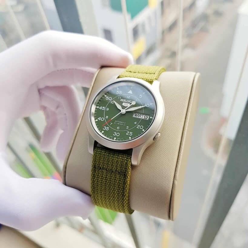 ĐỒng hồ nam Seiko 5 quân đội SNK805K2