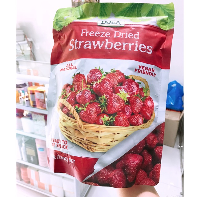 DÂU TÂY SẤY ÚC DJ&A Freeze Dried Strawberries bịch lớn 100g