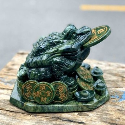 Thiềm Thừ Phong thủy Đá Ngọc Hoàng Long và  Đá Xanh Ngọc nguyên khối Dài 20cm