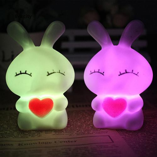 Đèn led ngủ hình thỏ tự đổi màu