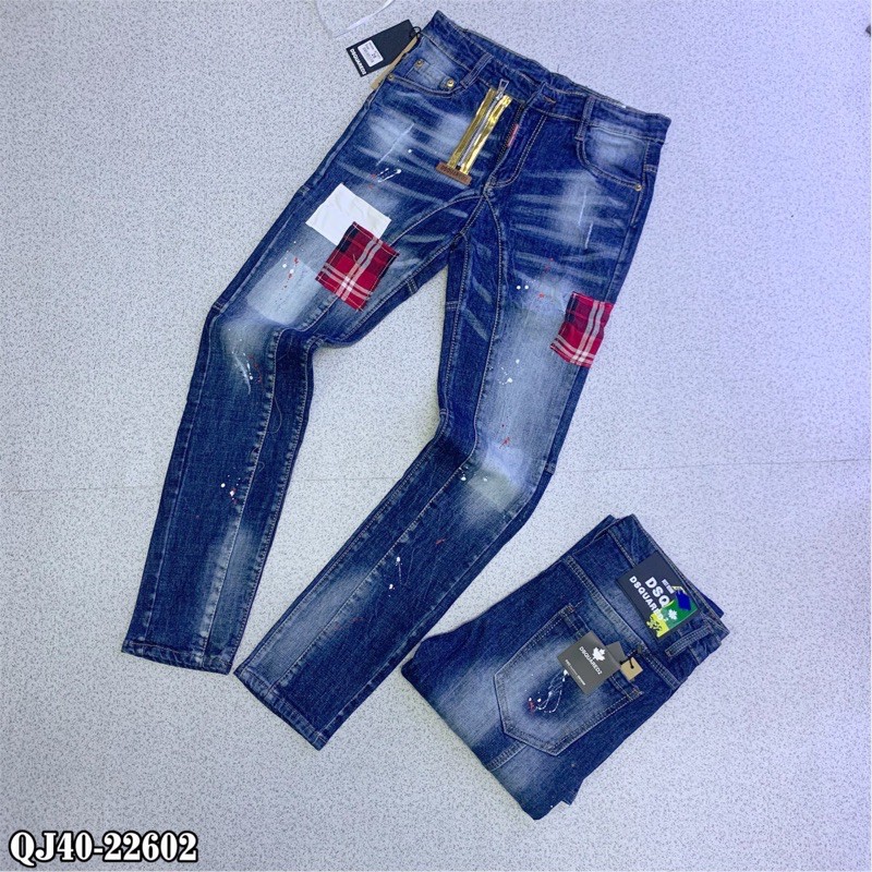 Quần bò khoá lệch vá mác kẻ đỏ | BigBuy360 - bigbuy360.vn