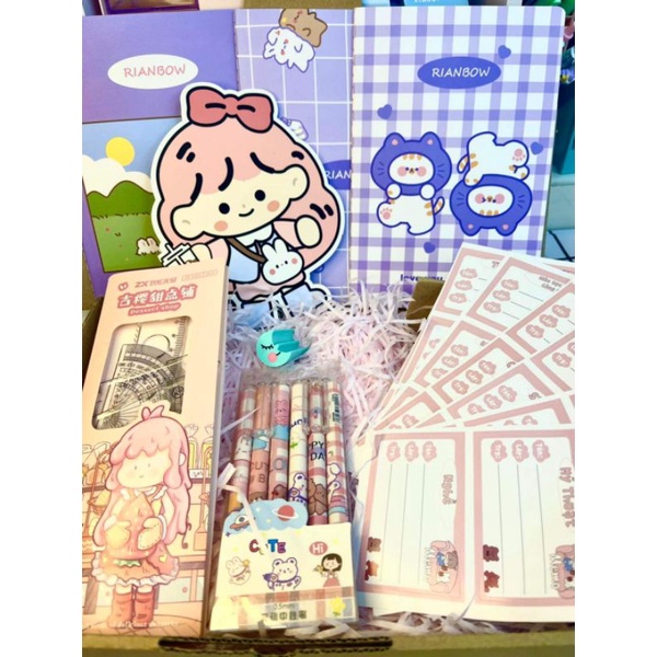 Set quà đồ dùng học tập nhiều sản phẩm trong 1 hộp đã trang trí sticker