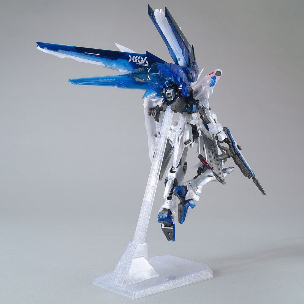 Bandai Mô Hình Gundam MG Freedom 2.0 Clear The Gundam Base Limited 1/100 Master Grade Đồ Chơi Lắp Ráp Anime Nhật