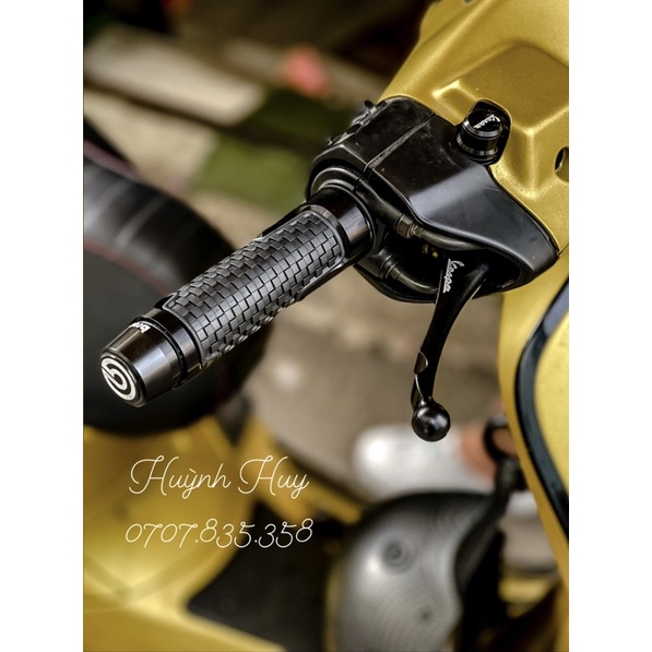 GÙ TAY LÁI VESPA RACING, MARU, Z