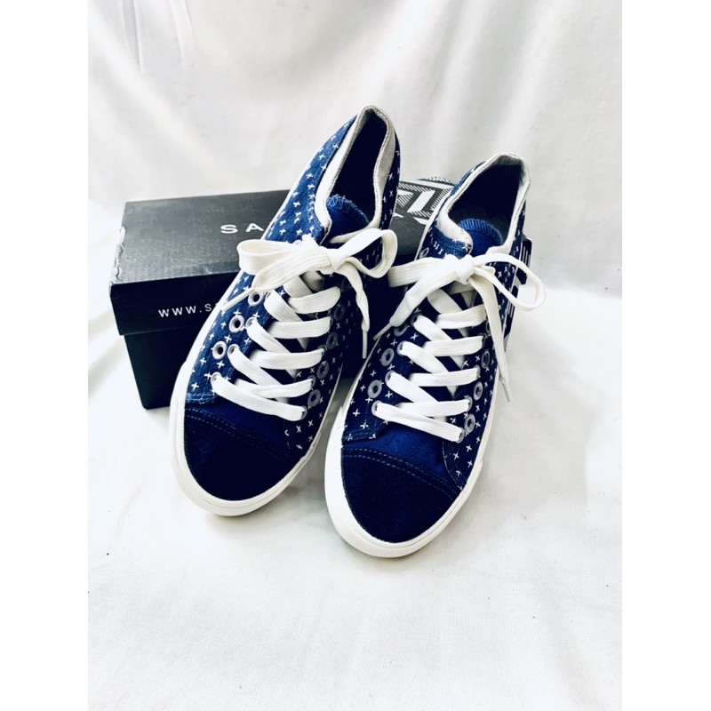 Giày thể thao unisex Size 36.