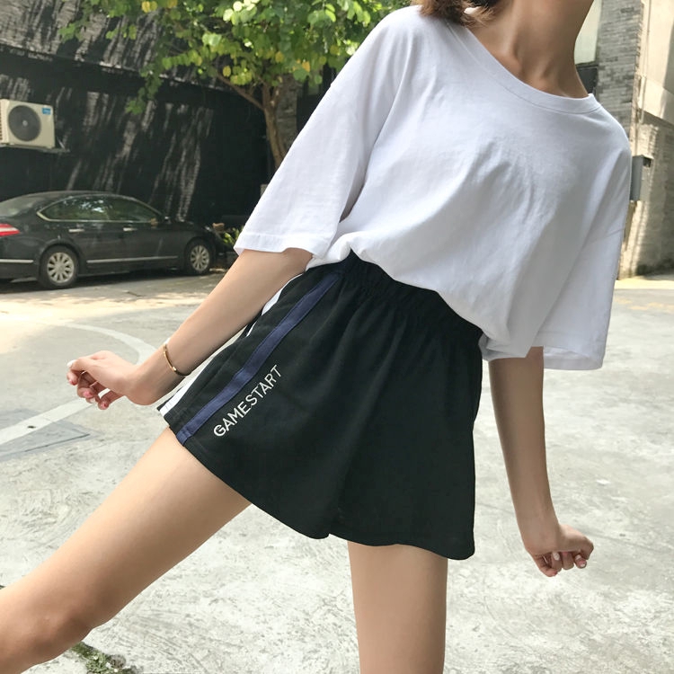 Quần short SUXI dành cho nữ ống rộng kẻ sọc thời trang Hàn Quốc