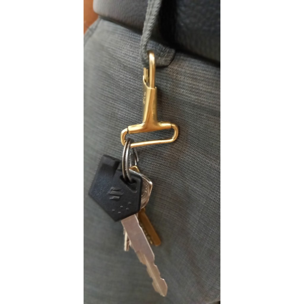 Móc khóa U.S của Mỹ xài mãi ko hư 100% đồng vàng bạn xài cũ rồi đánh bóng thì sáng mới lại