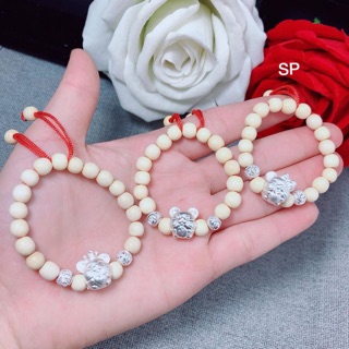 Vòng dâu tằm mix charm chuột bạc ta cho bé