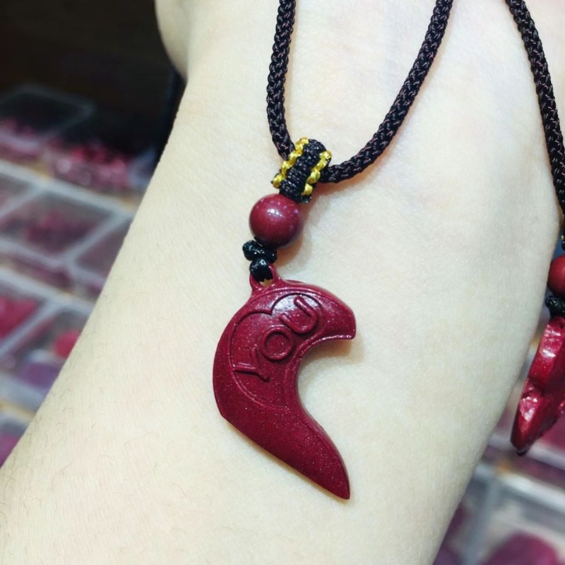 Vòng cổ Mặt Trăng Và Trái Tim Khắc Chữ I Protect You