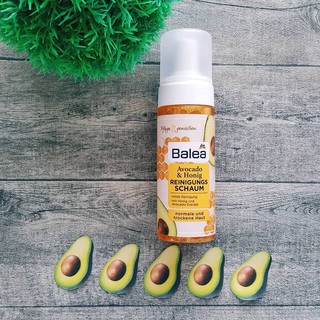 sữa rửa mặt Balea dạng bọt