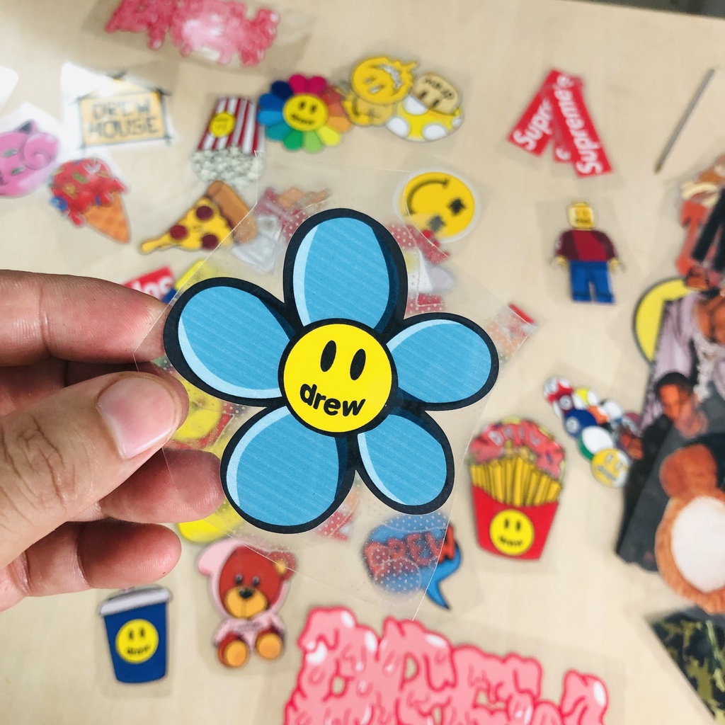 Hình ủi áo thun - ủi áo sơ mi tại nhà mẫu Hoa Dreww