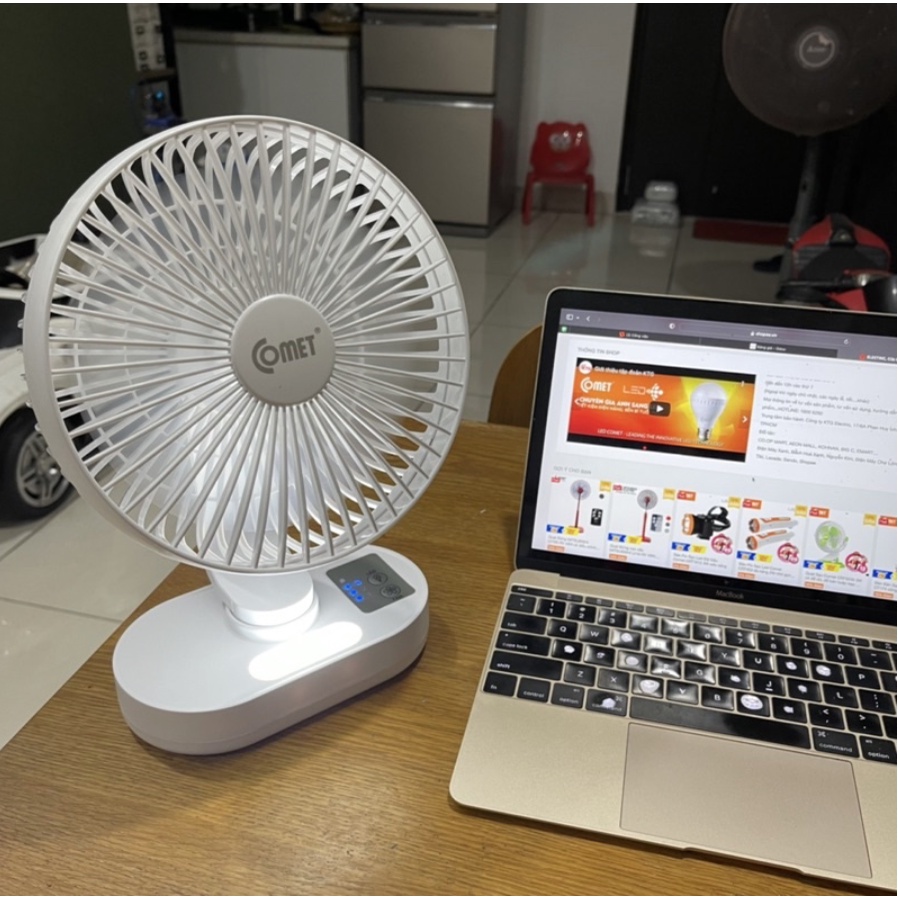 Quạt sạc đa năng Comet CRF1406 có đèn Led, pin Lithium 2 viên x 1500 mAh