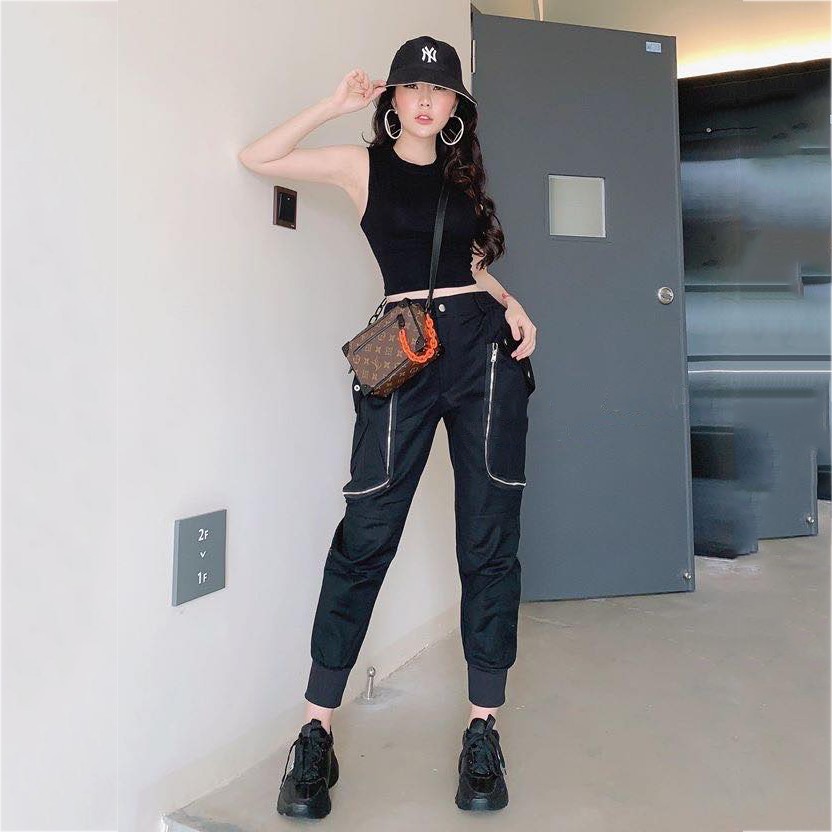 Set Đồ Nữ Áo Crop Top Khoét Nách Kết Hợp Quần Jogger Túi Hộp Chất Thun Trơn Cao Cấp SEPTEMBERGIRL1989 WM SET HQ03V1