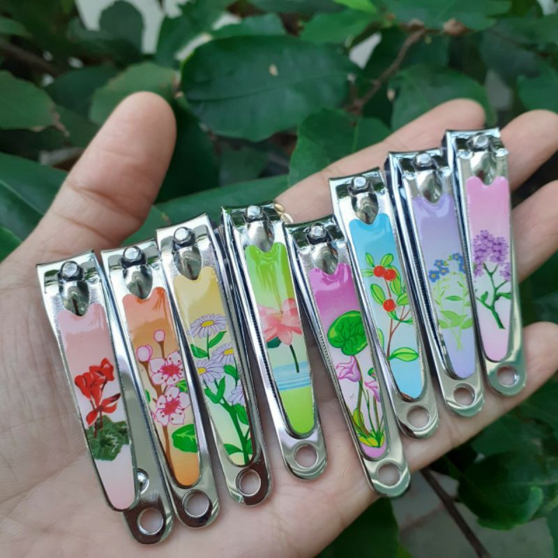 Bấm móng tay họa tiết