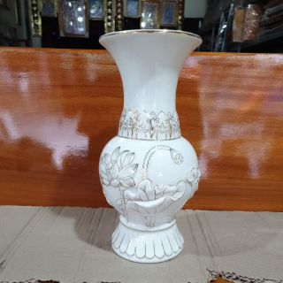 Bình bông sứ trắng bạch ngọc có hoa sen cao 25cm