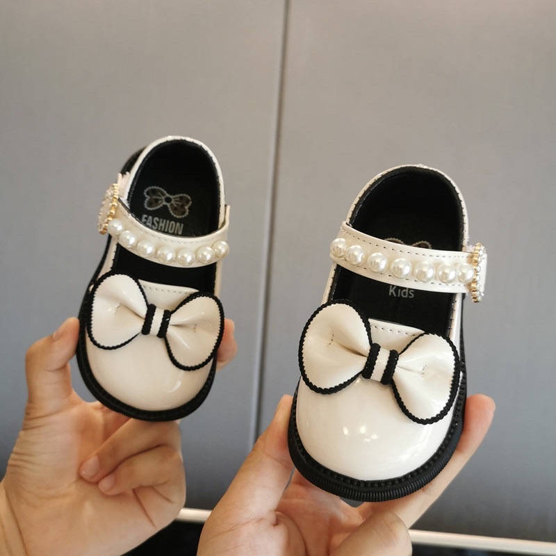Giày búp bê quai dán đính ngọc đáng yêu đế mềm êm nhẹ chống trơn trượt cho bé