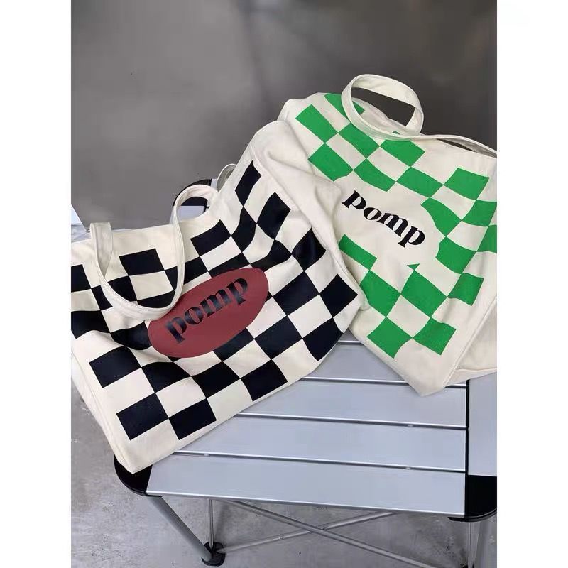 Túi xách canvas size lớn màu sắc tương phản phong cách Hàn Quốc