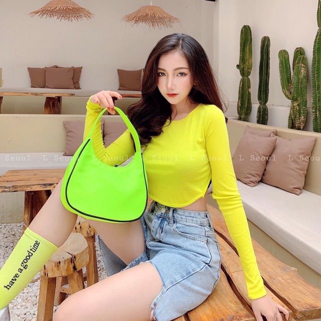 Áo croptop tay dài khoe lưng sexy | BigBuy360 - bigbuy360.vn