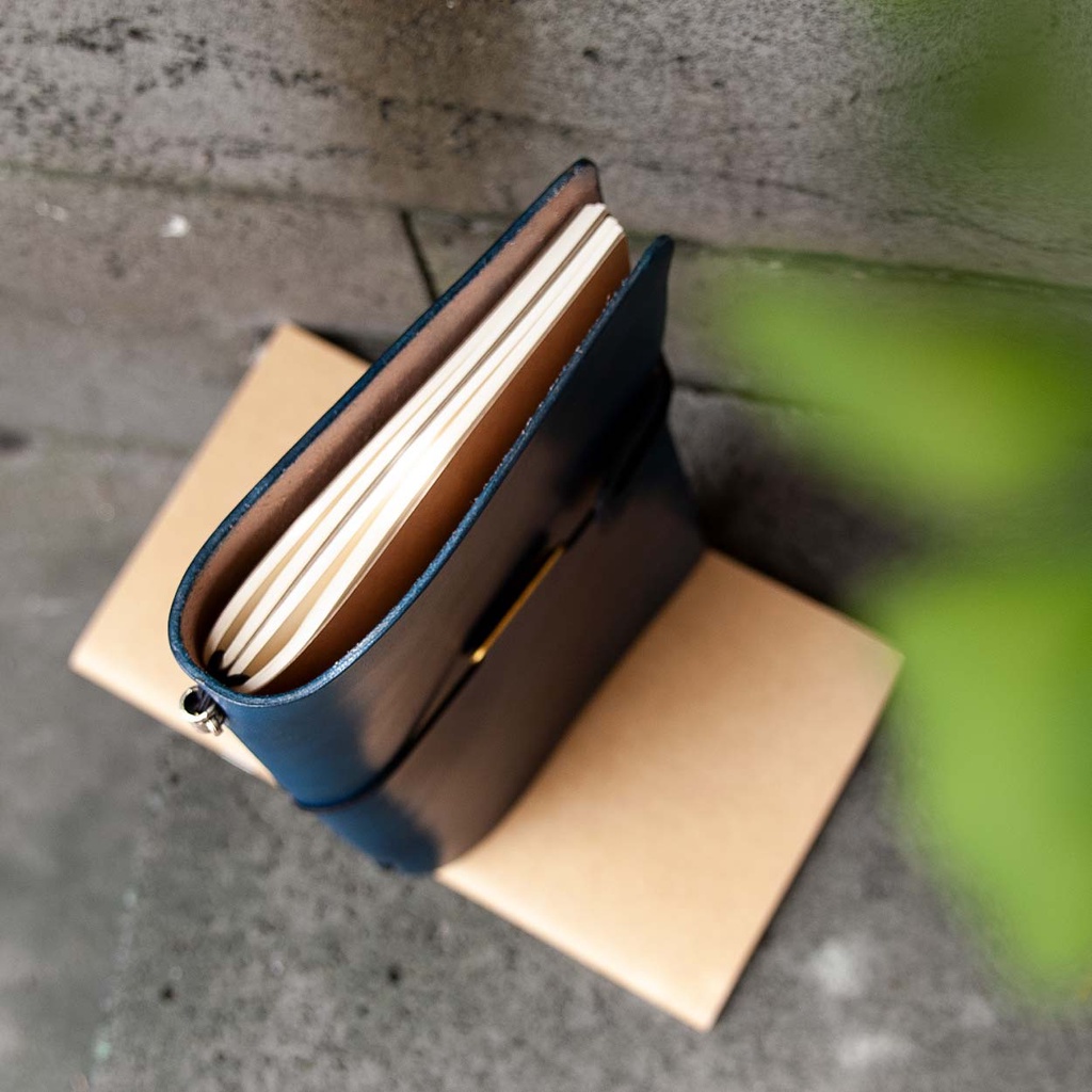 - Sổ Tay Handmade Da Thật Midori’s Traveler Notebook Size A5
