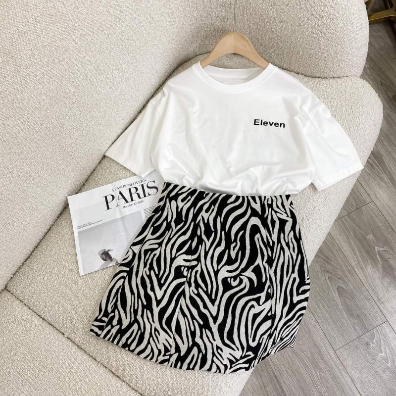 Có size S,M_ Chân váy form A họa tiết.