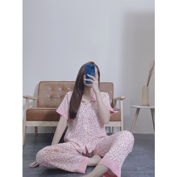 ĐỒ BỘ MẶC NHÀ - PYJAMA TAY NGẮN QUẦN DÀI HỌA TIẾT SANG TRỌNG | BigBuy360 - bigbuy360.vn