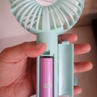 quạt cầm tay 3 cấp độ có đế đứng