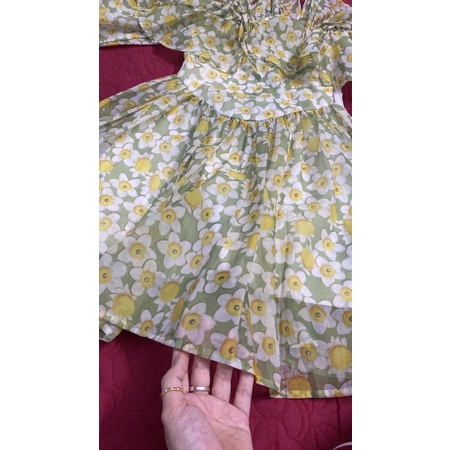 ĐẦM HOA TRỄ VAI HÒA MINZY ĐI BIỂN PHONG CÁCH TIỂU THƯ SANG CHẢNH HÀNG QUẢNG CHÂU CHẤT LIỆU PHOM DÁNG Y HÌNH