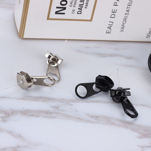 Khuyên tai họa tiết khóa kéo thời trang cho nữ