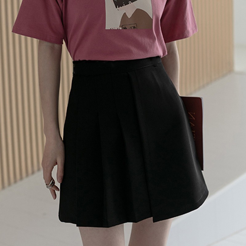 Chân váy xếp ly ngắn lệch tà dáng Chữ A Madela, Váy Xếp li chữ A ngắn phong cách trẻ trung công sở- CVLN05 | BigBuy360 - bigbuy360.vn