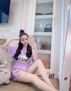 Bộ nữ vịt đeo kính