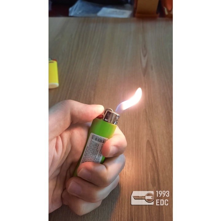Quẹt Bic J3