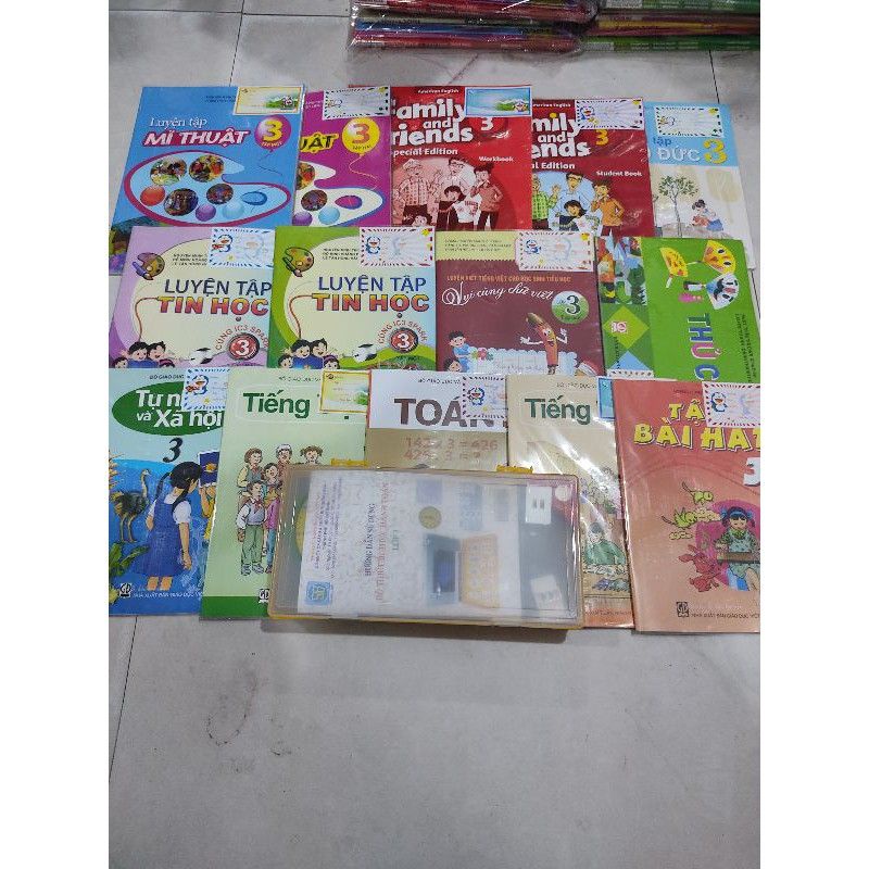 Bộ lớp 3 đầy đủ(Bộ Family, bộ tin học,bộ luyện mỹ thuật, bộ luyện viết, thủ công,bộ dụng cụ)