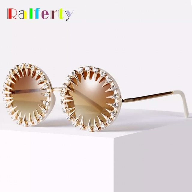 Kính mát hiệu Ralferty hình tròn  mặt trời đinh tán độc lạ 2019 !