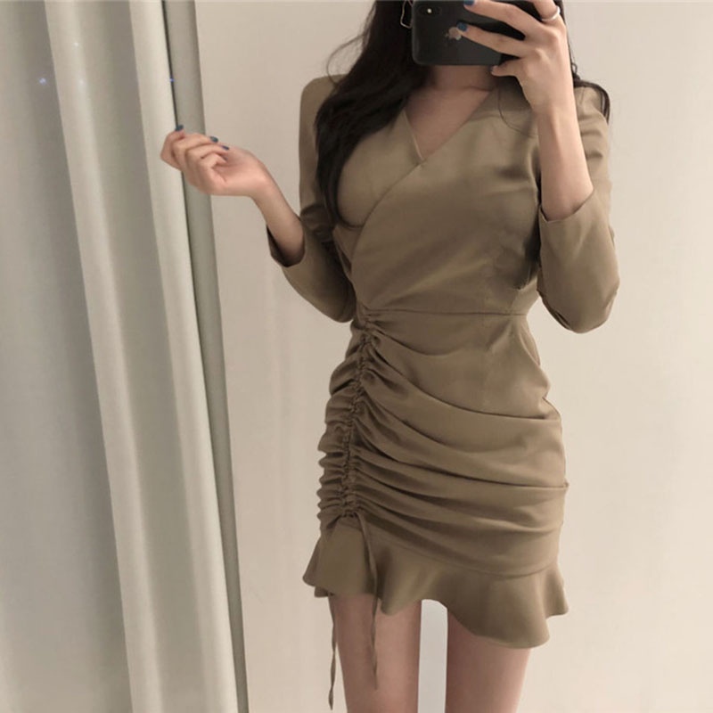 Đầm IELGY dáng ôm cổ chữ V phối bèo đơn giản thời trang Hàn Quốc cho nữ