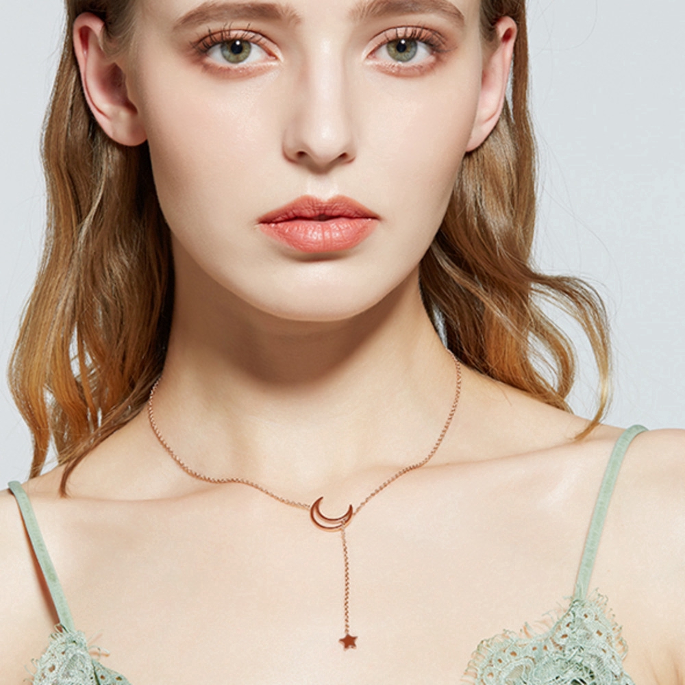 Vòng cổ titan họa tiết mặt trăng thiết kế trẻ trung quý phái cho nữ